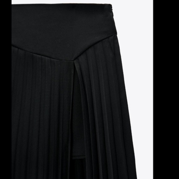 ZARA Pleated Midi Skorts - Black - Small - Picture 7 of 13